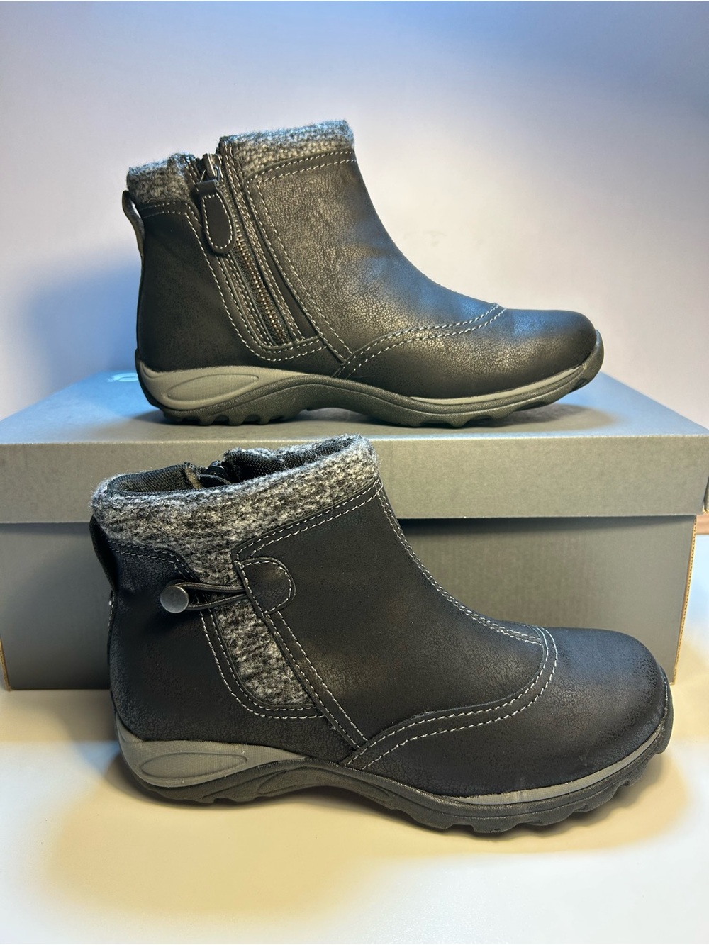 Eastland Bridget Black Ankle Booties with Gray Knit Collar, Women's 6.5M